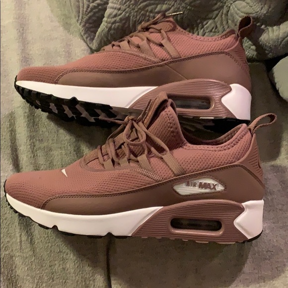 Nike Shoes - Nike Air Max